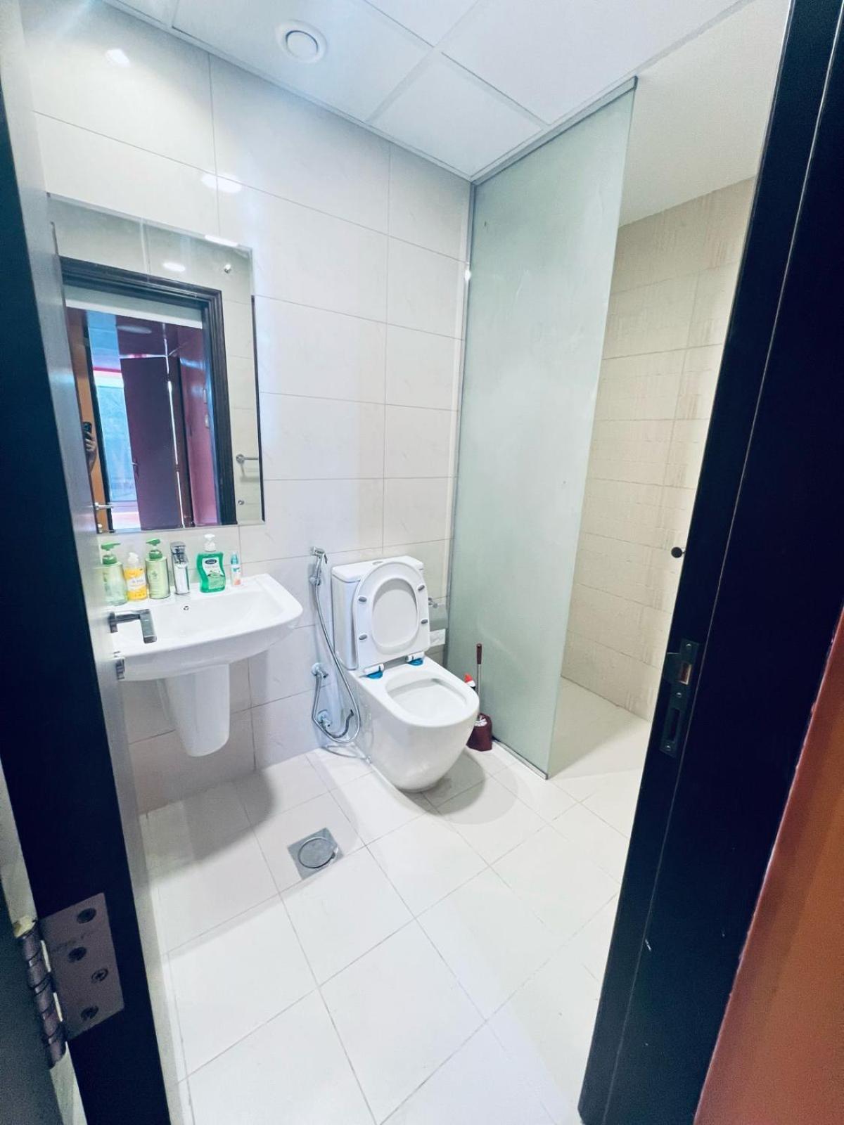 Moon Backpackers Burjman Exit 2, Family Partitions, Loft Partitions, Dubai Exterior foto